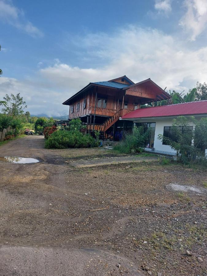 Oyo 92545 Wawi Kadio Homestay Manado Buitenkant foto