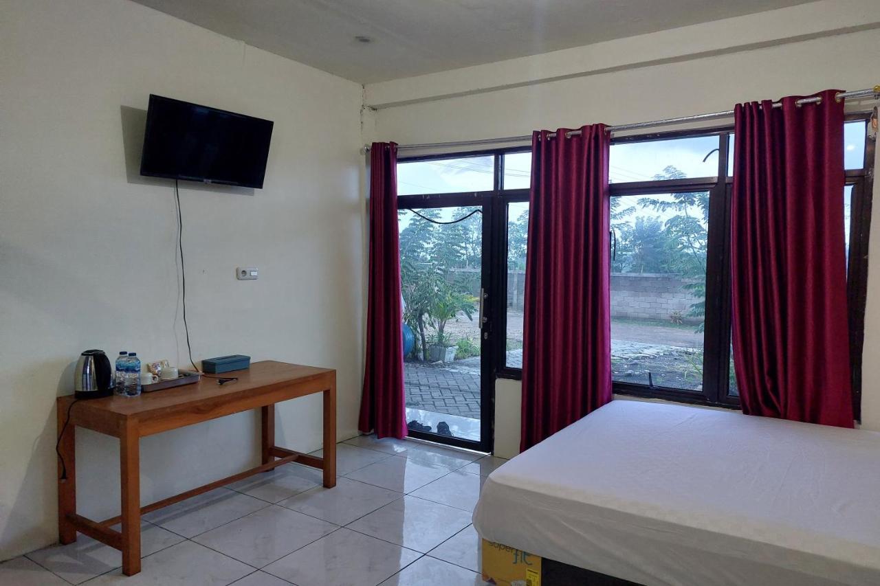 Oyo 92545 Wawi Kadio Homestay Manado Buitenkant foto