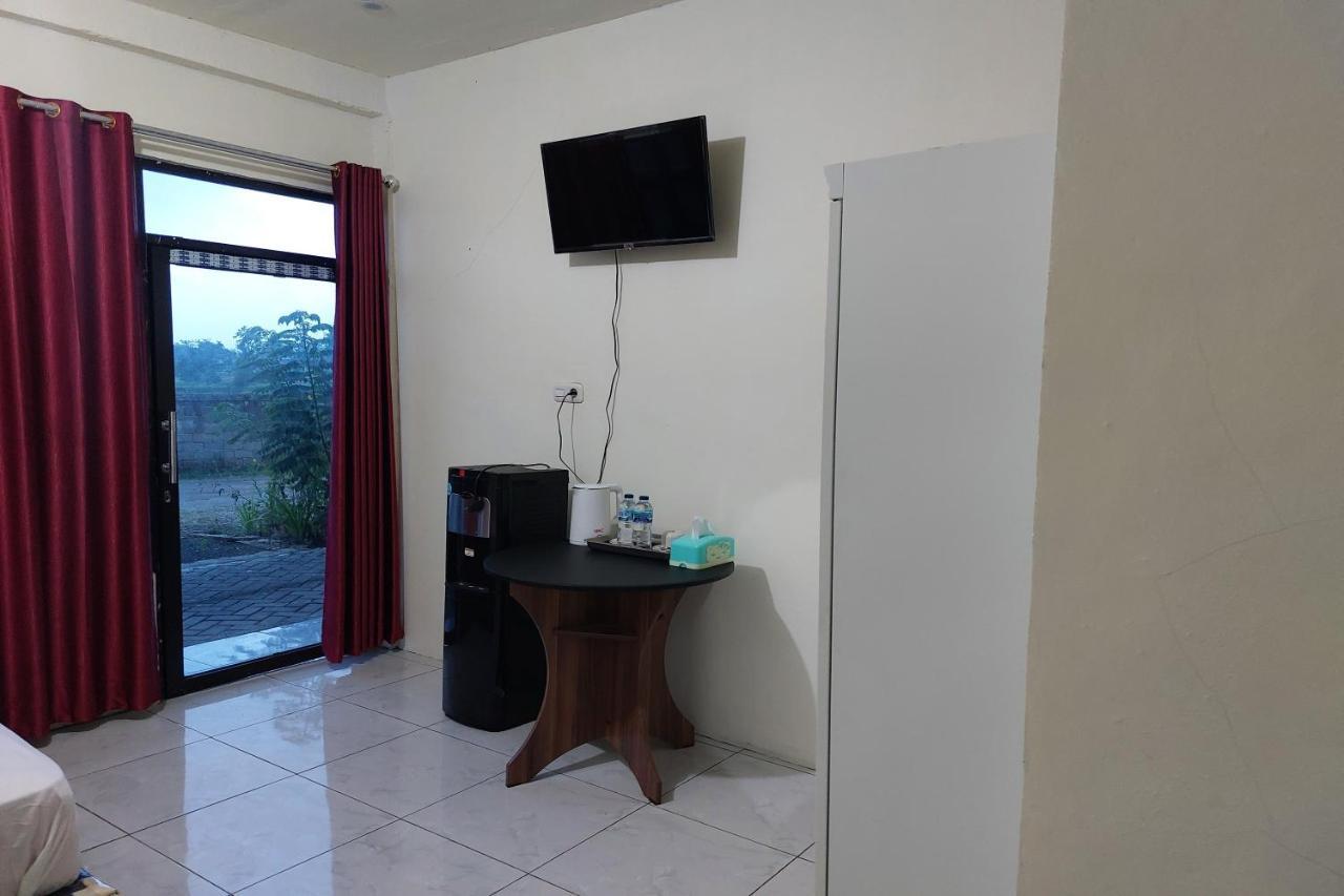 Oyo 92545 Wawi Kadio Homestay Manado Buitenkant foto